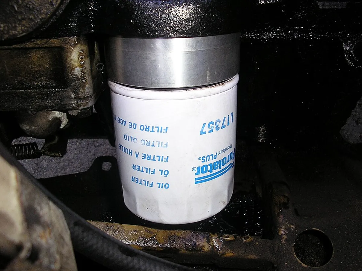 581/18020 Hydraulic Oil Filter (representative photo)