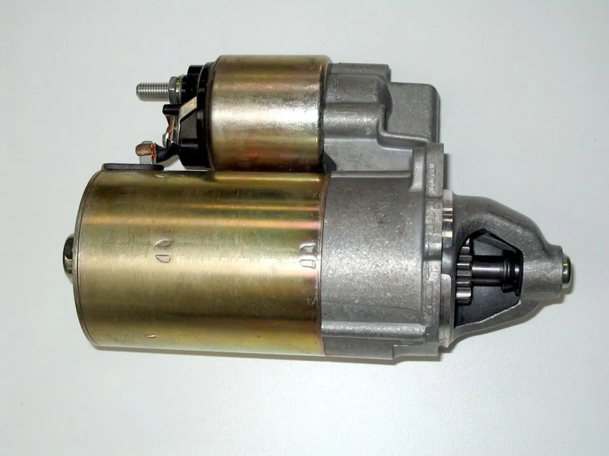 320/09346 Starter Motor 12V (representative photo)